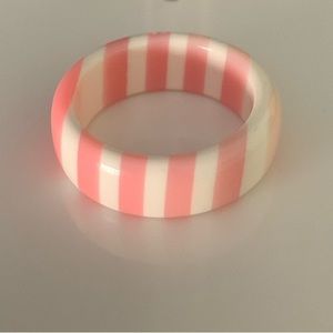 ☘️2 for $10 - Acrylic Ring size 8